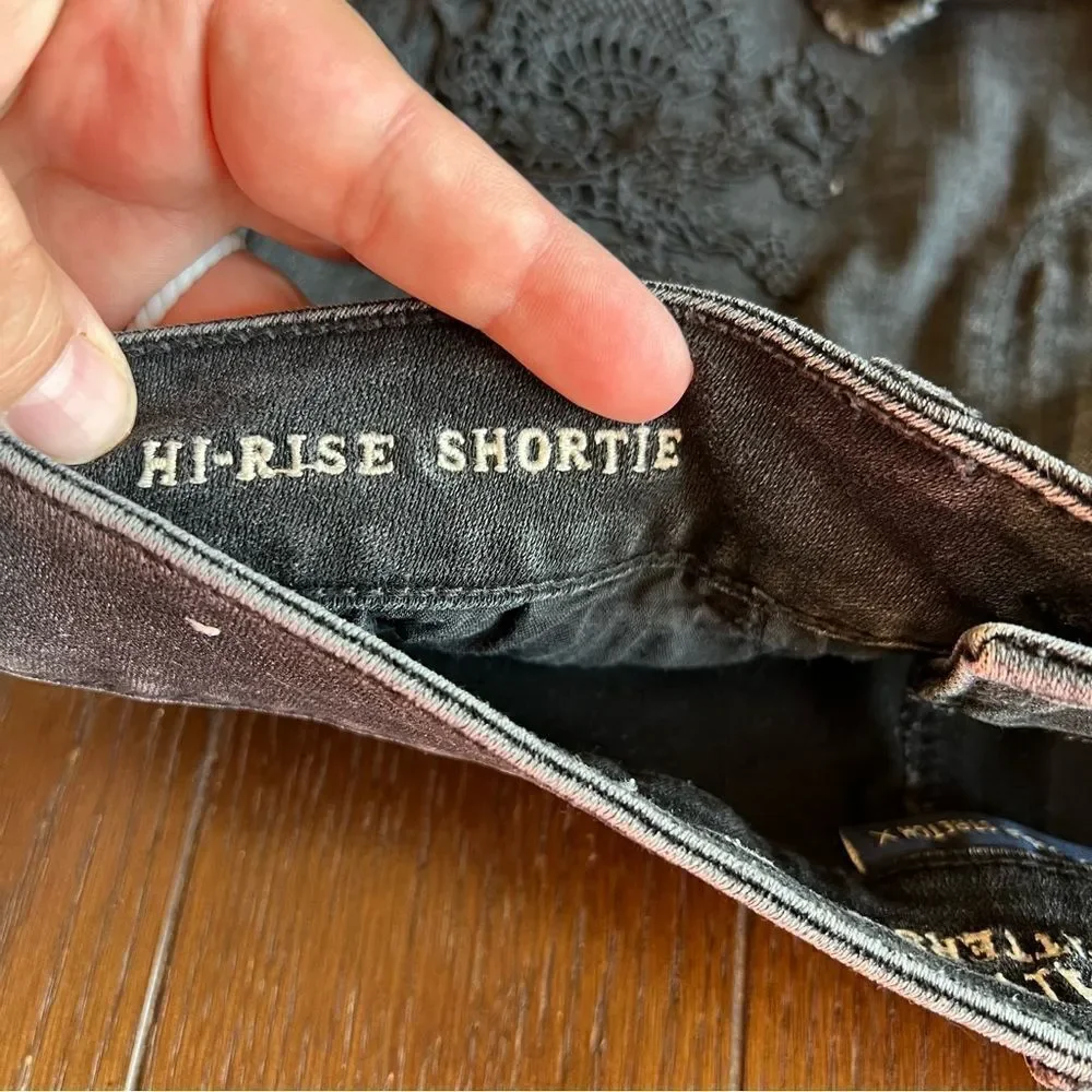 American Eagle Hi-Rise Shortie Size 4 - Picture 6 of 7